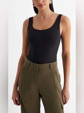 Express Body Contour High Compression Ribbed Scoop Neck Black Bodysuit Size S